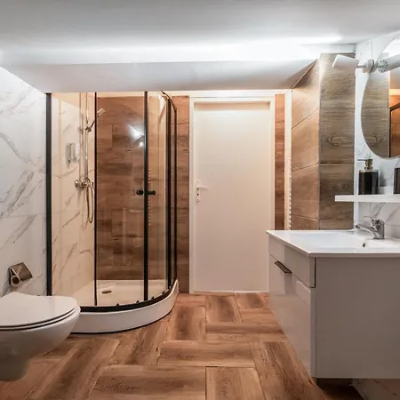 Close-central - Great Location- Praga Polnoc - 10 People - Marcinkowskiego Warsaw