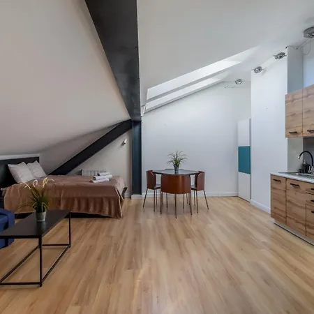 Close-central - Great Location- Praga Polnoc - 10 People - Marcinkowskiego Apartment Warsaw