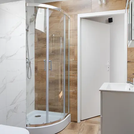 Close-central - Great Location- Praga Polnoc - 10 People - Marcinkowskiego * Warsaw
